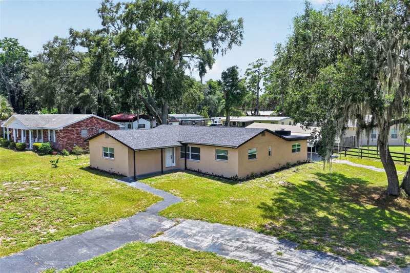 3 bedroom Single Family Residence at 708 Cindy Avenue, Fruitland Park Park Acres Unit 02, Fruitland Park — photo 2