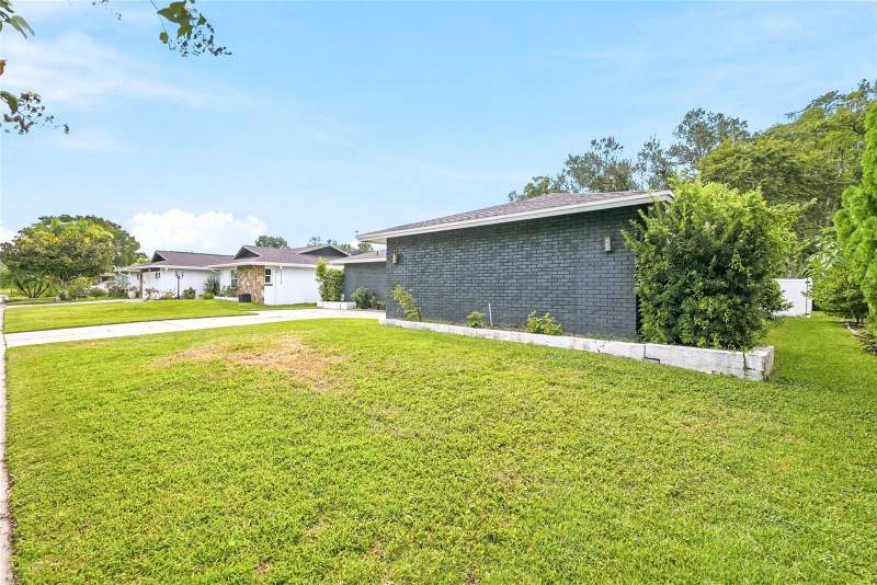 3 bedroom Single Family Residence at 4206 Windtree Drive, Northdale Sec E Unit I, Tampa — photo 2