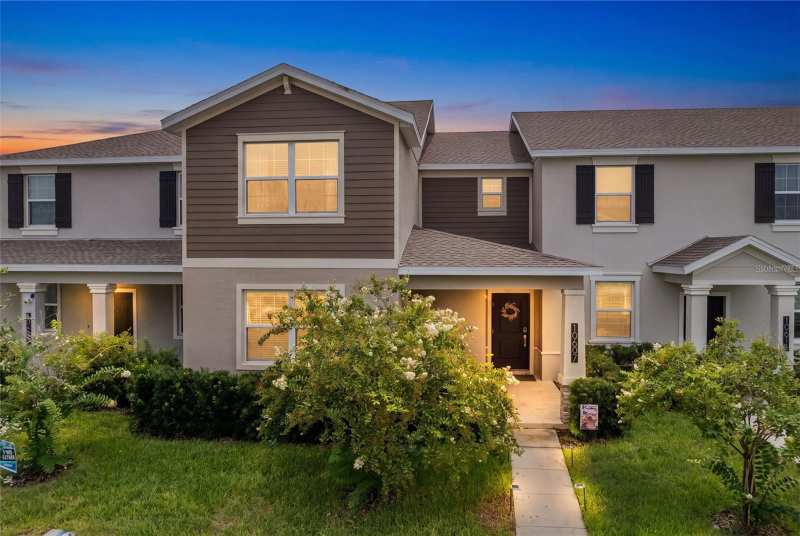 4 bedroom Townhouse at 10607 Words Drive, Storey Grove Ph 4, Winter Garden — photo 1