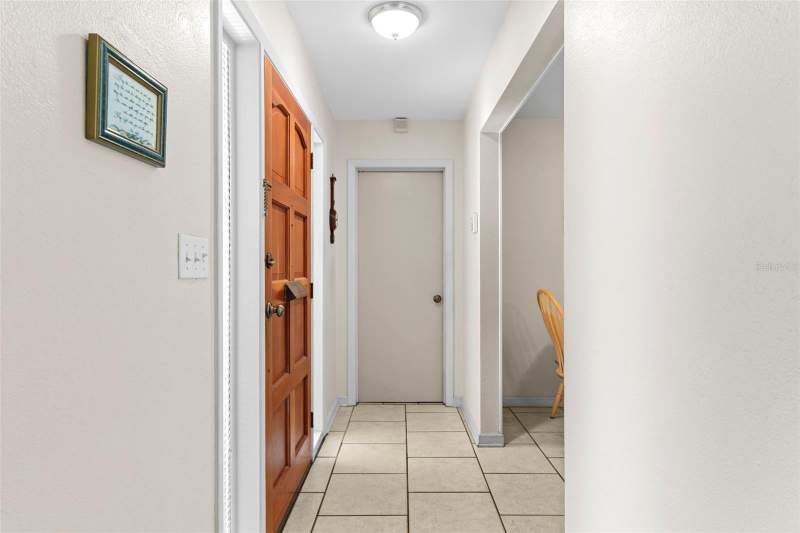 3 bedroom Single Family Residence at 7276 21ST STREET N, MEADOW LAWN 13TH ADD, ST PETERSBURG — photo 4