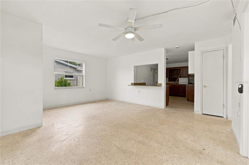 3 bedroom Single Family Residence at 818 90th Avenue, Georgian Terrace, St Petersburg — photo 2