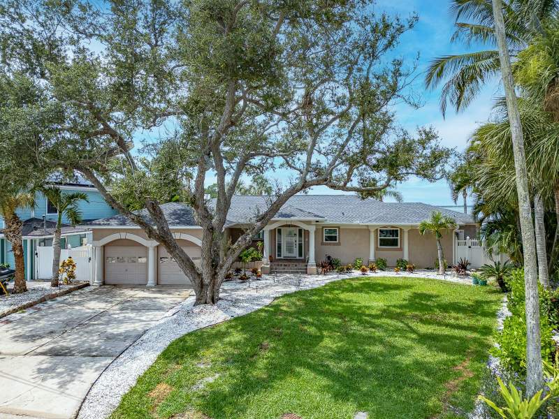 3 bedroom Single Family Residence at 1826 Venetian Point Drive, Venetian Point, Clearwater — photo 3