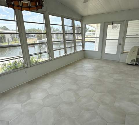 6806 Mount Quincy Drive #361, St Petersburg FL - photo 13 of 44
