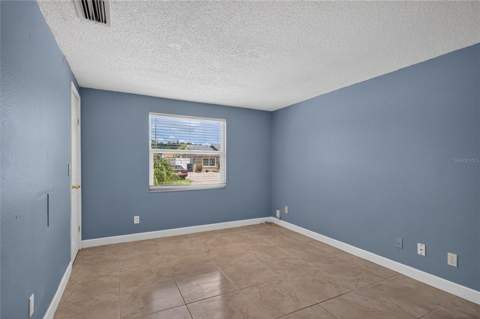 6711 Glen Forest Court, Tampa FL - photo 15 of 45