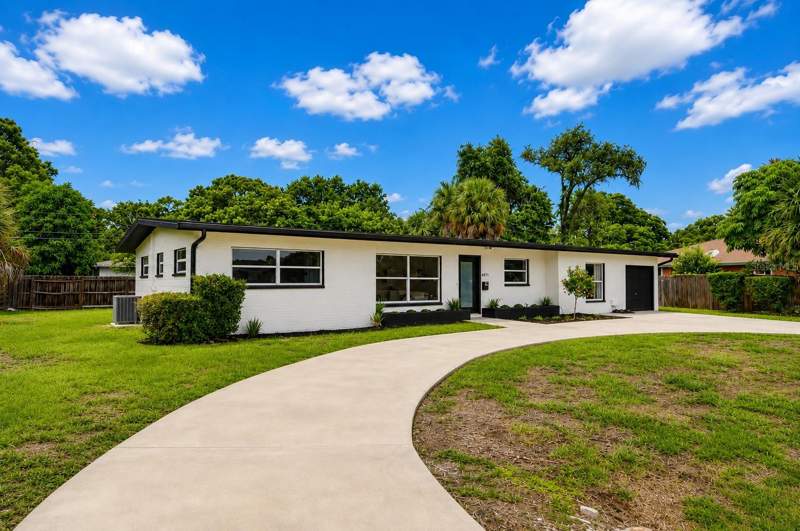4 bedroom Single Family Residence at 6871 4th Street, Harbor Lights Blk 3 Rep, St Petersburg — photo 3