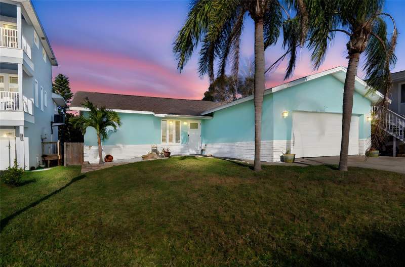 3 bedroom Single Family Residence at 216 176th Avenue, Harbor Shores 5th Add Rep, Redington Shores — photo 2