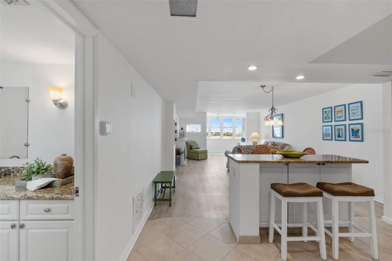 1 bedroom Condominium at 5130 Brittany Drive #505, Bayway Isles Point Brittany Three, St Petersburg — photo 5