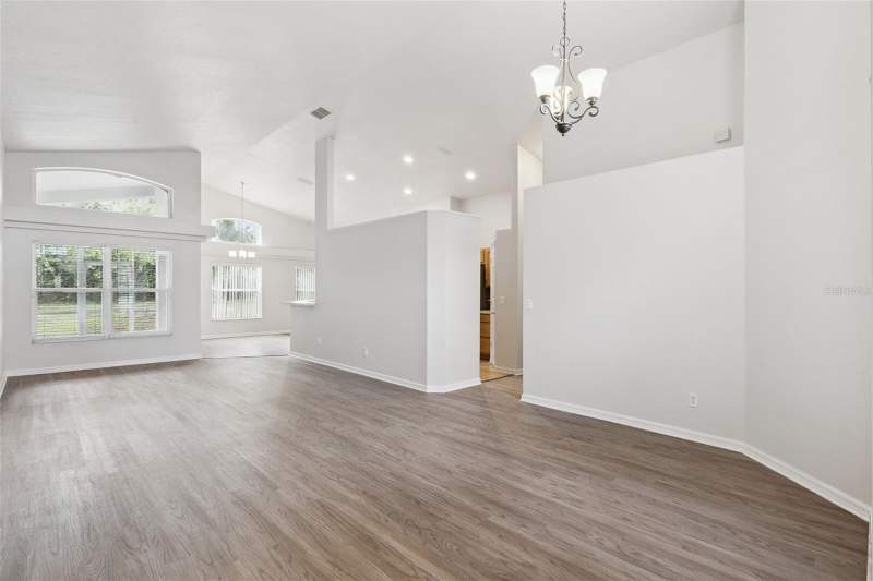 4 bedroom Single Family Residence at 5483 Glen Oak Place, Forest Glen Sub, Sanford — photo 4