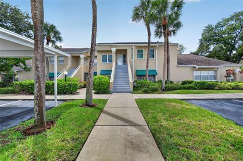 8352 Meadowbrook Drive #10, golf community for sale in Seminole