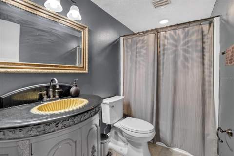 6424 Rockpointe Drive, Tampa FL - photo 11 of 34