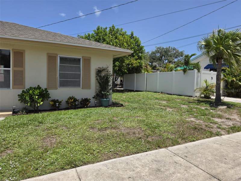 3 bedroom Half Duplex at 121 Bay Street, Welshs Bayou Add, Tarpon Springs — photo 2