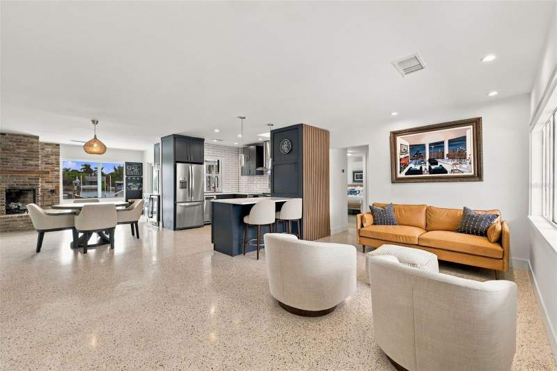 3 bedroom Single Family Residence at 2440 S Shore Drive, Tropical Shores 2nd Add, St Petersburg — photo 4