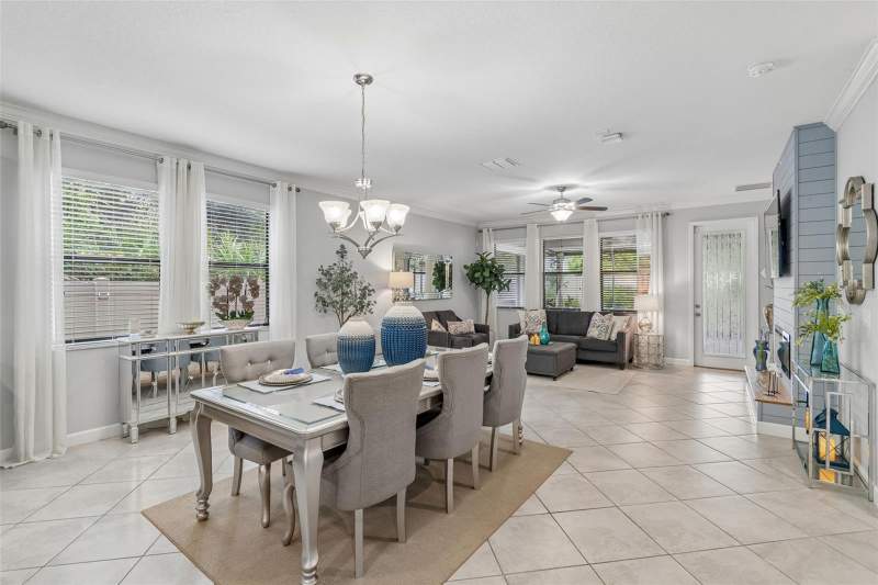 5 bedroom Single Family Residence at 11002 Little Blue Heron Drive, Oaks At Shady Creek Ph 1, Riverview — photo 4