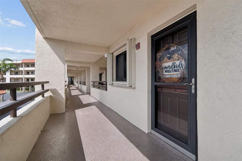 2 bedroom Condominium at 103 1st Street #115, Village At Tierra Verde Condo, St Petersburg — photo 2