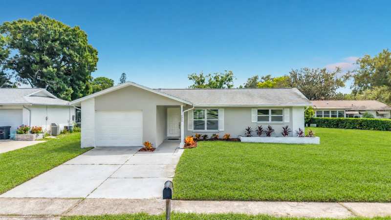 2 bedroom Single Family Residence at 2950 Curling Court, Highland Lakes, Palm Harbor — photo 1