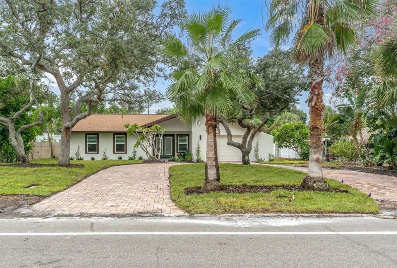 3 bedroom Single Family Residence at 2010 Pinellas Point Drive, Pinellas Point Add Sec B Mound Sec, St Petersburg — photo 2