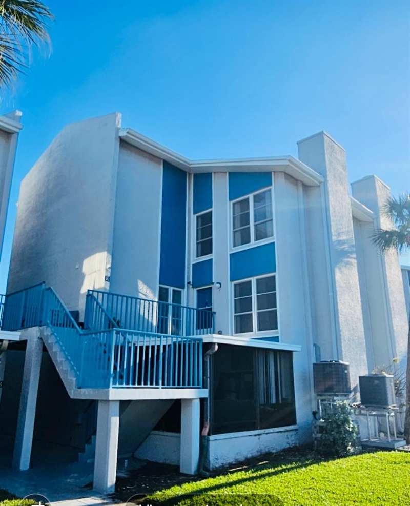 1 bedroom Condominium at 179 Medallion Boulevard #E, Madeira Beach Yacht Club Condo, Madeira Beach — photo 1