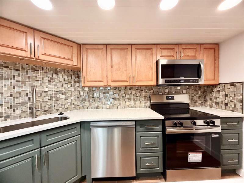 2 bedroom Condominium at 7400 Sun Island Drive #111, Bay Island Group 1, South Pasadena — photo 4