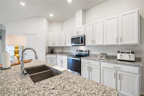 915 Overpool Avenue, Davenport FL - photo 13 of 43