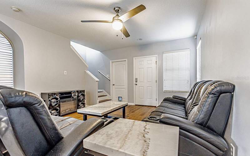 4 bedroom Single Family Residence at 1610 Marsh Wood Drive, Chestnut Forest, Seffner — photo 3