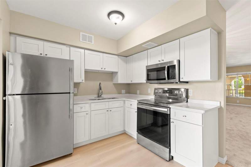 1 bedroom Condominium at 2433 Brazilia Drive #41, On Top Of The World, Clearwater — photo 2
