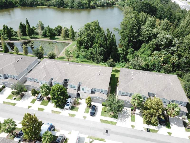 3 bedroom Townhouse at 10676 Lake Montauk Drive, Riverview Lakes, Riverview — photo 3