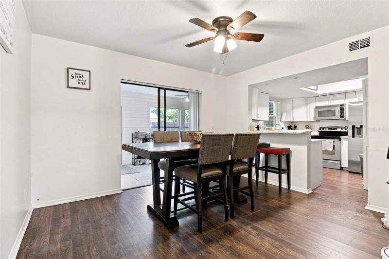 2 bedroom Townhouse at 3039 Abbey Court, Harvard Arms Twnhs, Clearwater — photo 4