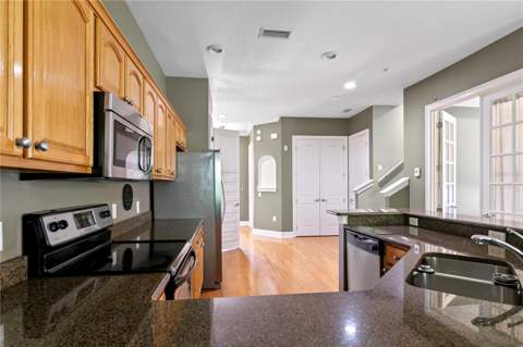 11504 Bellamar Street, Tampa FL - photo 9 of 40