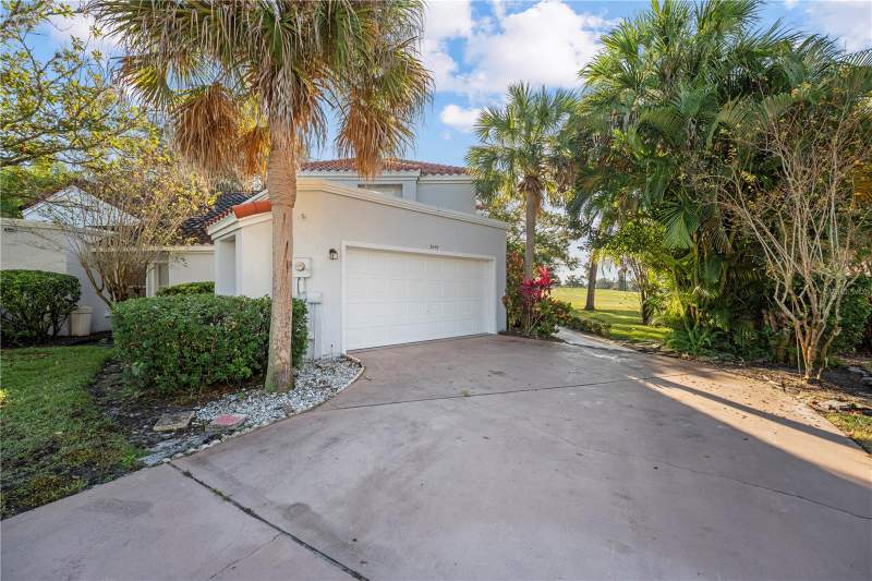 3 bedroom Townhouse at 2649 ALBION AVENUE, ROCKET CITY, ORLANDO — photo 1