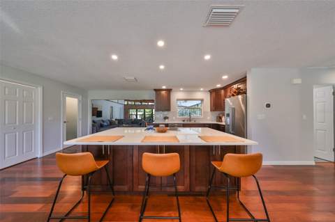 6101 37th Avenue, St Petersburg FL - photo 8 of 49