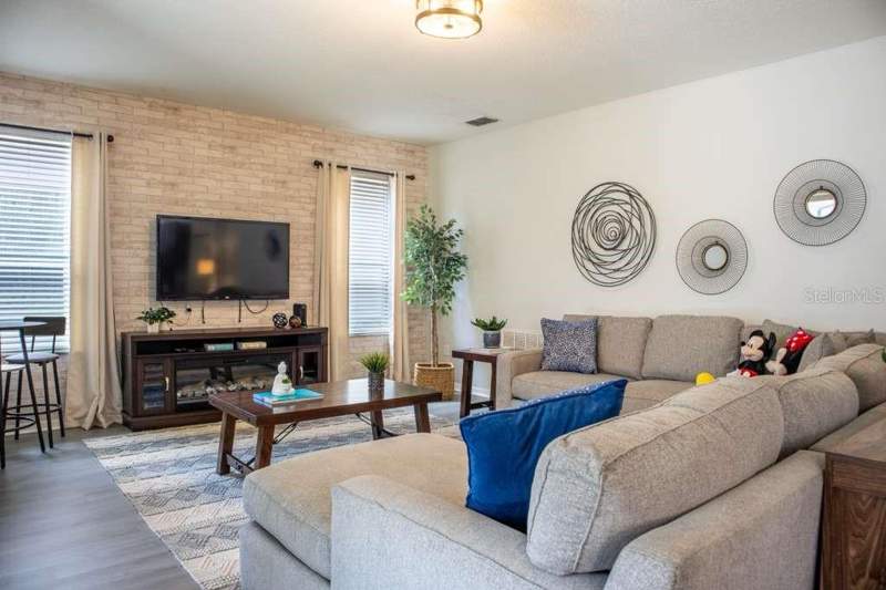6 bedroom Single Family Residence at 210 Las Fuentes Drive, Bellavida Ph 1, Kissimmee — photo 4