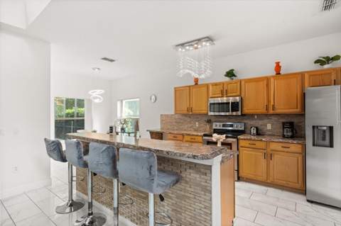 4722 Cumbrian Lakes Drive, Kissimmee FL - photo 11 of 38