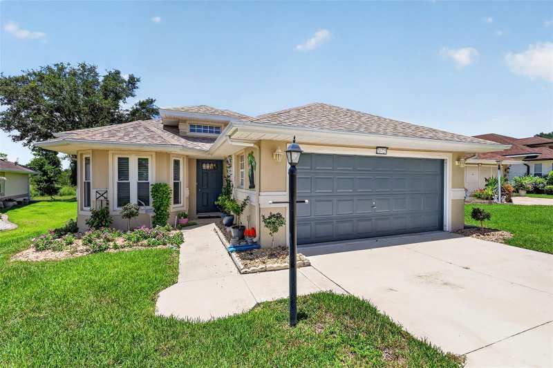 3 bedroom Single Family Residence at 21725 King Richards Way, Royal Highlands Ph I Sub, Leesburg — photo 1