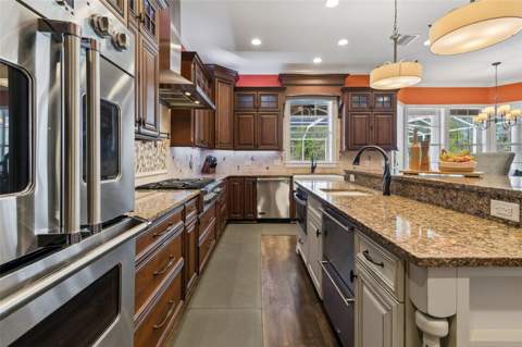 32641 Blueberry Hill Way, Dade City FL - photo 22 of 95