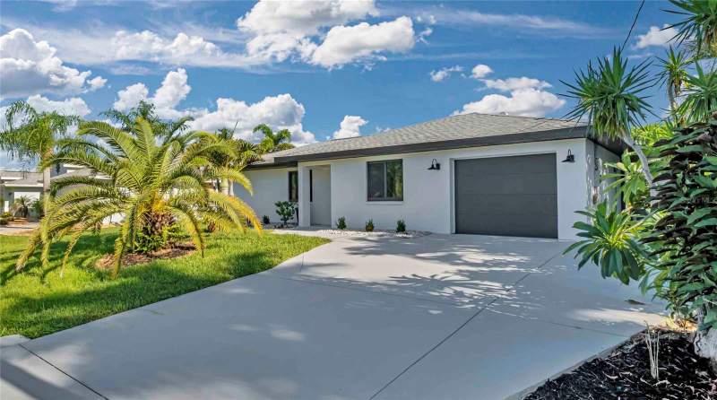 2 bedroom Single Family Residence at 15180 Lyneburg Avenue, Port Charlotte Sec 082, Port Charlotte — photo 2