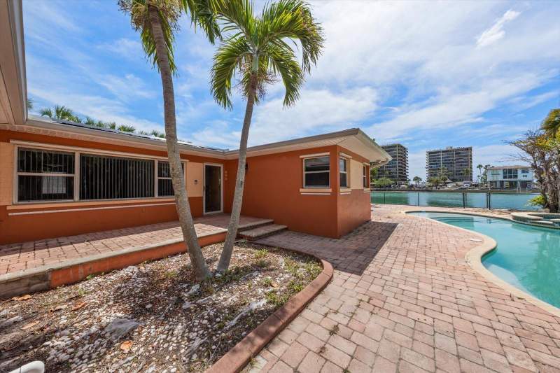 4 bedroom Single Family Residence at 630-650 79th Avenue, St. Petersburg Beach North, St Pete Beach — photo 2