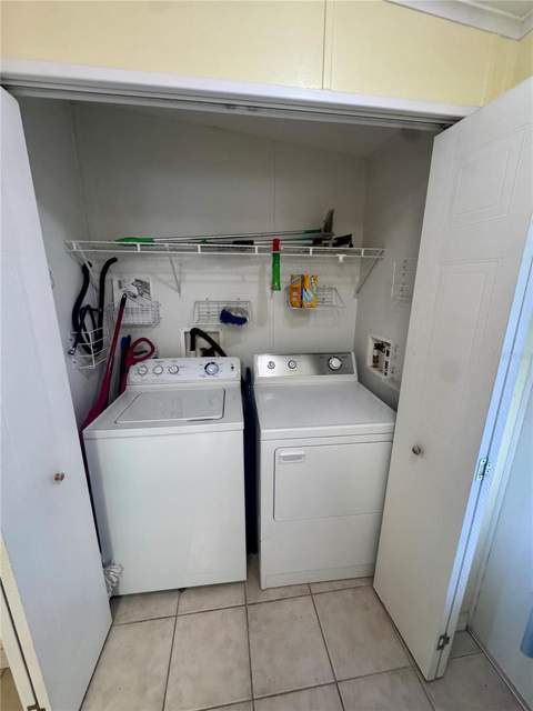 4385 Maple Avenue, Edgewater FL - photo 9 of 20