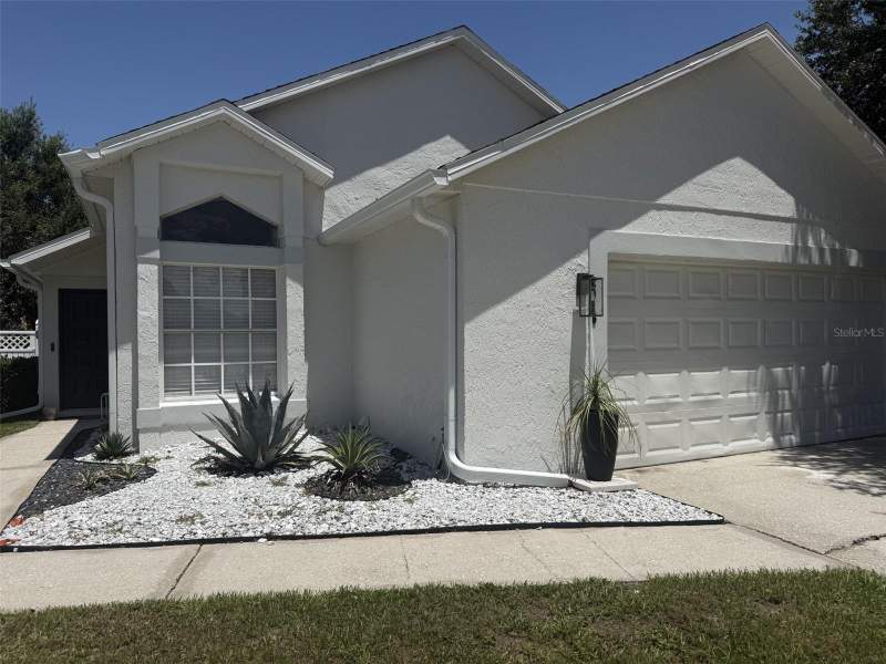 2916 CANOE CIRCLE