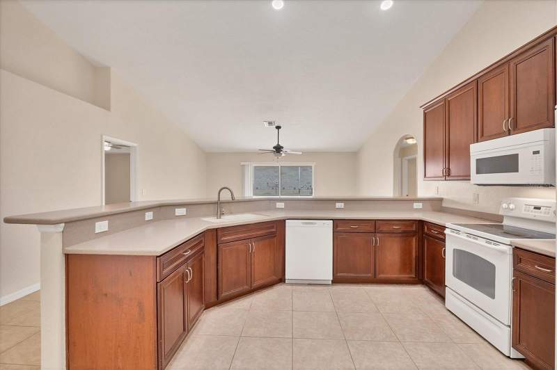 4 bedroom Single Family Residence at 15117 Lyneburg Avenue, Port Charlotte Sec 082, Port Charlotte — photo 4