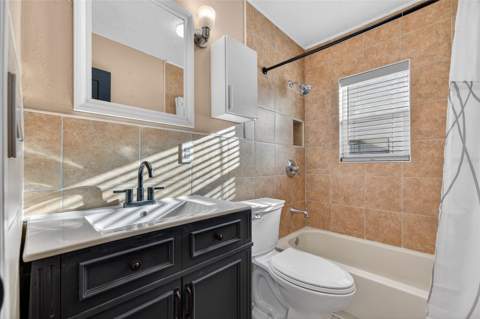 8711 Bay Crest Lane, Tampa FL - photo 17 of 42