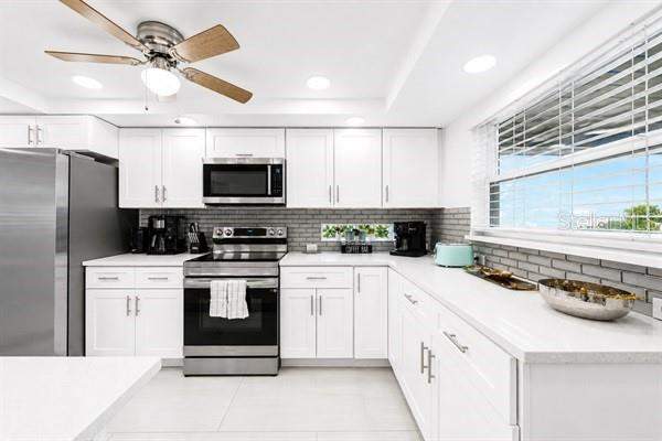 3 bedroom Single Family Residence at 11355 2nd Street, Isle Of Palms, Treasure Island — photo 4