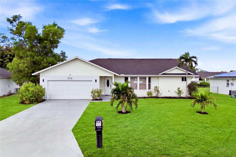 2 bedroom Single Family Residence at 256 SE Santa Barbara Place, Cape Coral, Cape Coral — photo 1
