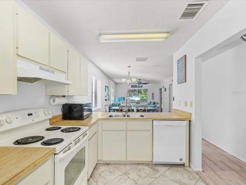 4505 Glen Hollow, New Port Richey FL - photo 14 of 67