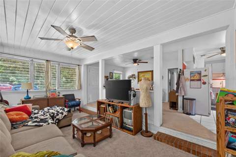 2102 NE 8th Street, Gainesville FL - photo 7 of 31