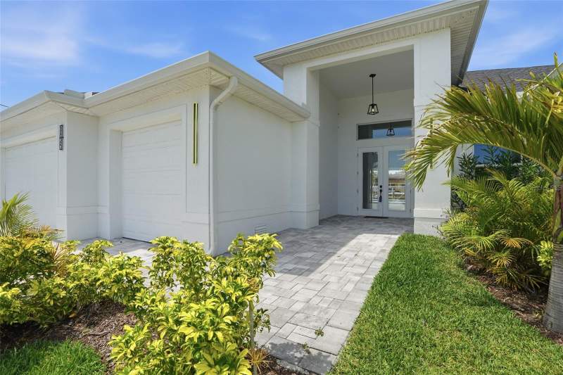 3 bedroom Single Family Residence at 1625 SW 44th Terrace, Cape Coral, Cape Coral — photo 2