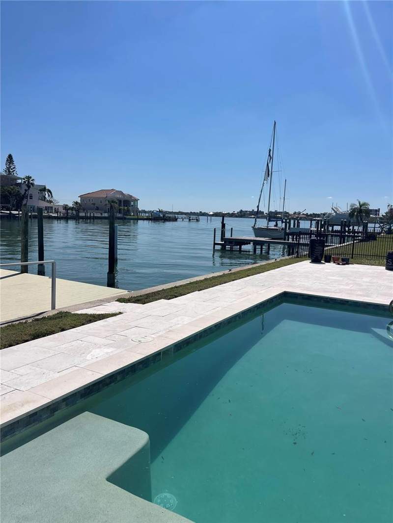 3 bedroom Single Family Residence at 11145 4TH STREET, ISLE OF PALMS 1ST ADD, TREASURE ISLAND — photo 2