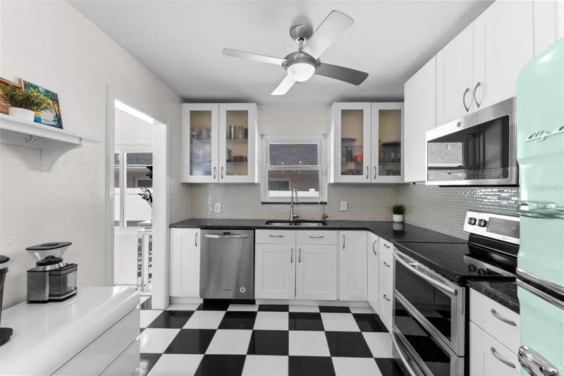 2 bedroom Single Family Residence at 170 22nd Avenue, North Bay Heights, St Petersburg — photo 4