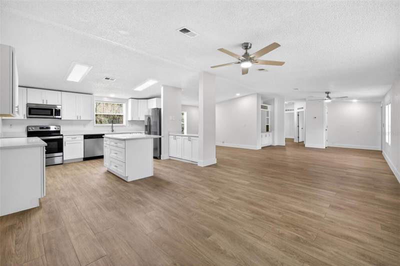 4 bedroom Manufactured Home at 6126 Tulip Drive, Angus Valley, Wesley Chapel — photo 5