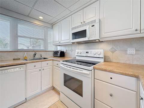 7050 Sunset Way #22, St Pete Beach FL - photo 11 of 30
