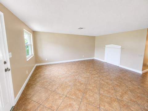 7146 Carmel Avenue, New Port Richey FL - photo 8 of 39